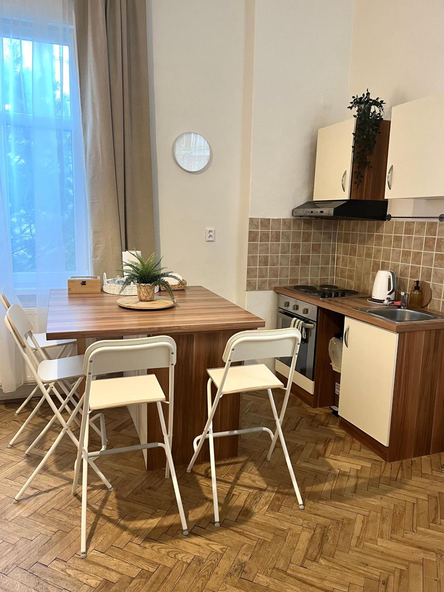 Apartment Cecil - Old Town Bratislava Eksteriør bilde