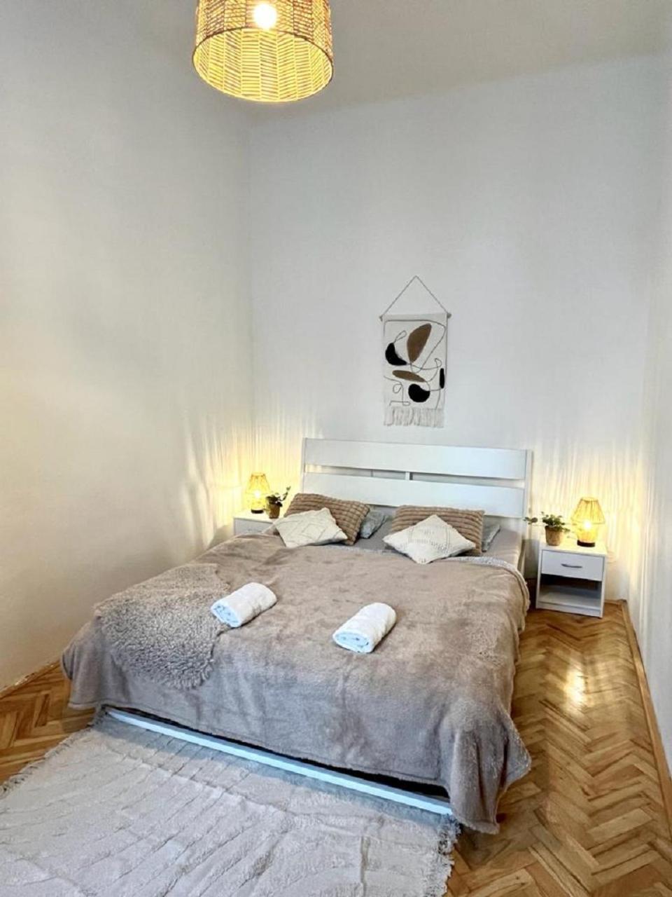 Apartment Cecil - Old Town Bratislava Eksteriør bilde
